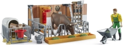 Stal voor vee met figuren en accessoires