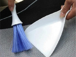 Mini handveger en blik voor tafel, toetsenbord en auto