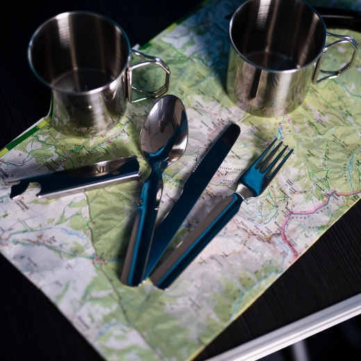 Alles bij de hand: lepel, vork, mes en opener