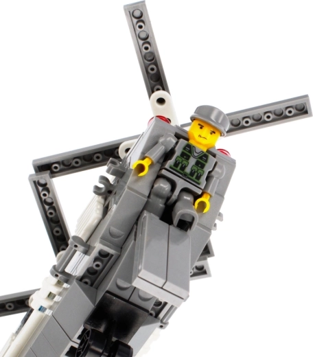 Gedetailleerde cockpit met minifiguur