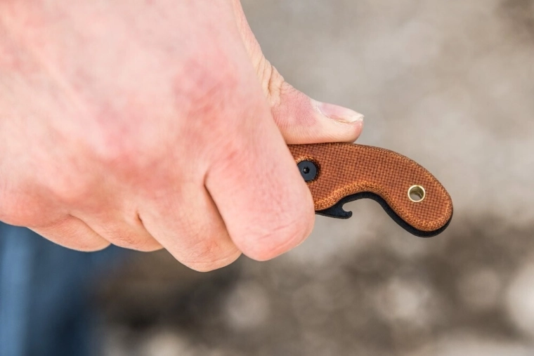 Praktische micarta handgreep met opener