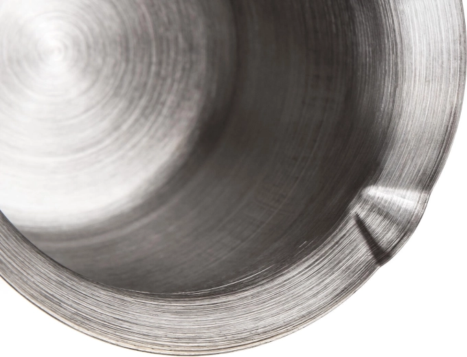 Schoon en precies schenken