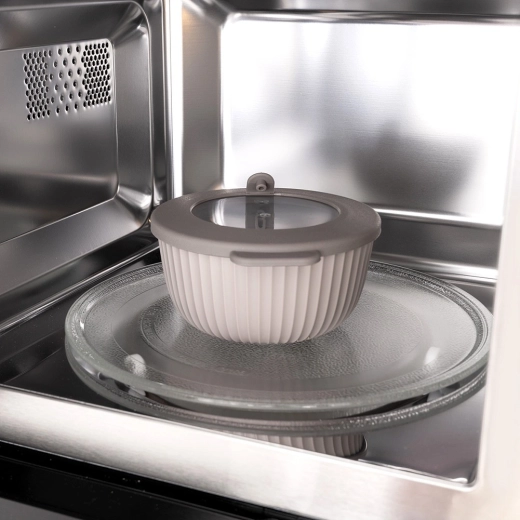 Afdichtend deksel met stoomventiel