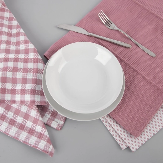 Roze decor dat de keuken gezelliger maakt