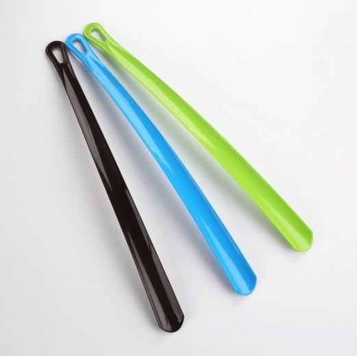 Lange schoenlepel 60 cm – mix van kleuren