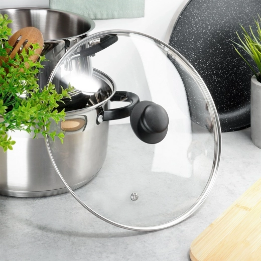 Stevige roestvrijstalen rand en comfortabel handvat