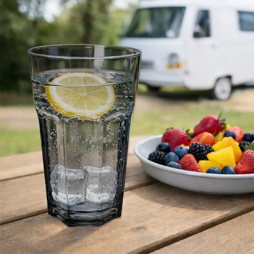 Universele beker voor verschillende dranken