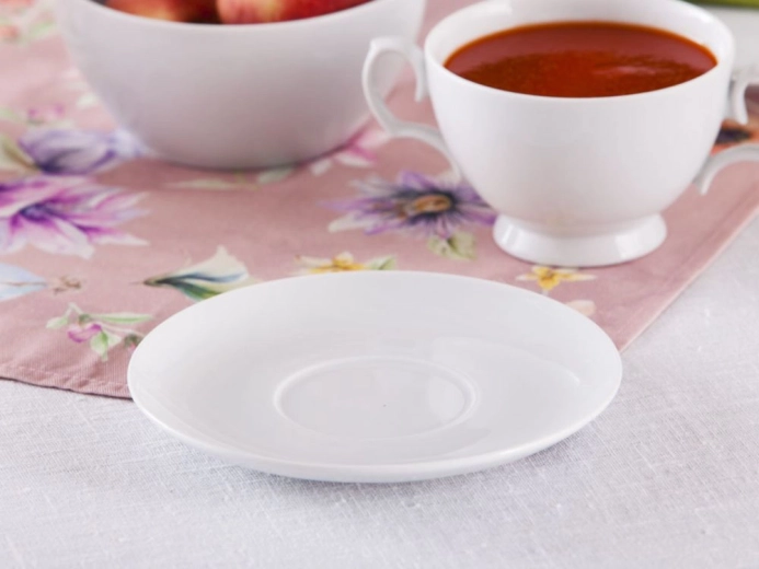 Elegant wit porselein met hoge glans