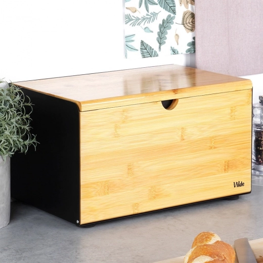 Moderne combinatie van metaal en bamboe