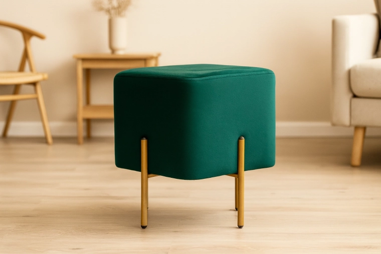 Gouden metalen poten met stabiele steun