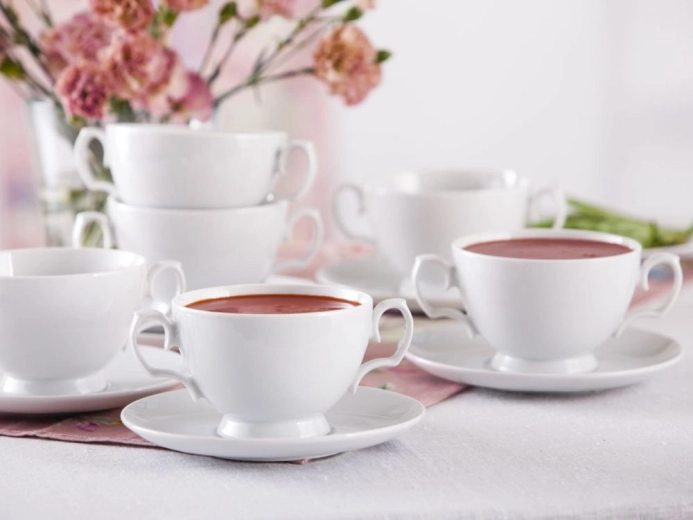 Tijdloos wit porselein voor elegant serveren