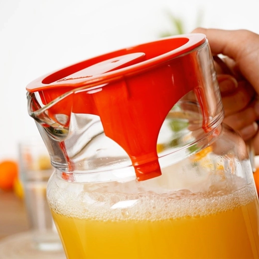 Praktisch deksel beschermt de drank