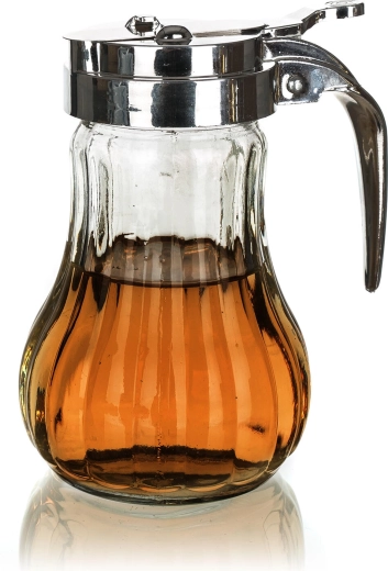 Precies en schoon schenken met één hand