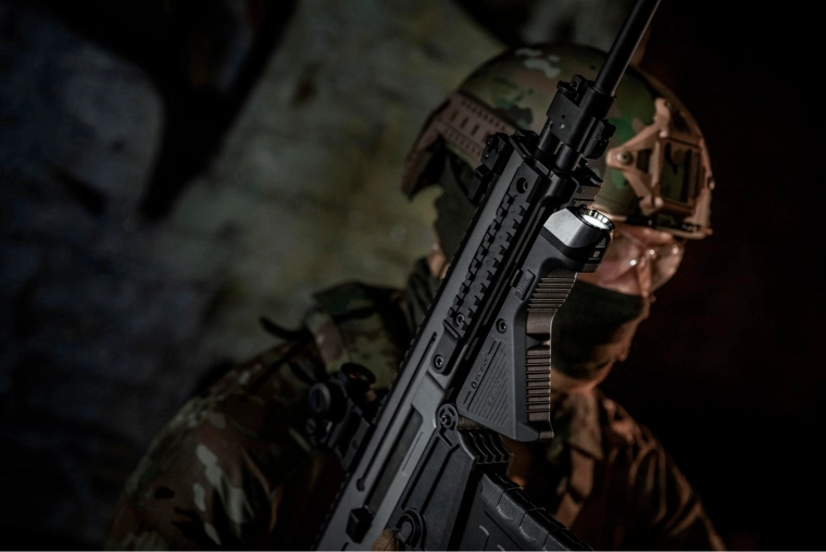 Output tot 1450 lm en reikwijdte 240 m