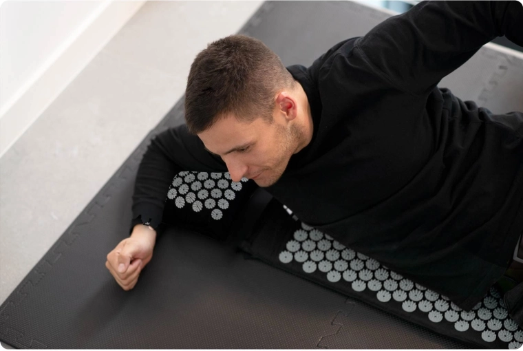 Dichte acupressuurstimulatie voor verlichting en ontspanning