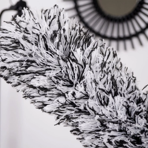 Antistatische microvezel vangt stof bij de eerste haal