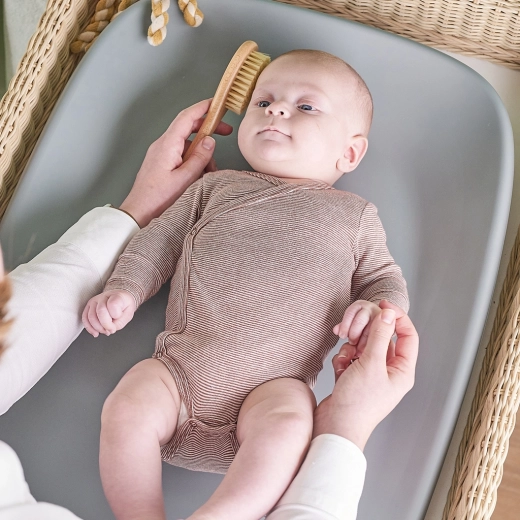 Ergonomische vorm voor stabiliteit en veiliger verschonen