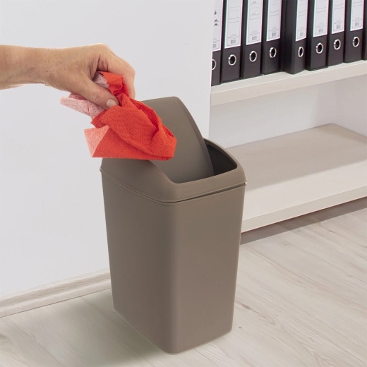 Kanteldeksel voor comfortabel weggooien