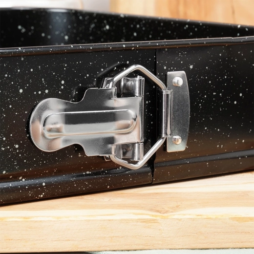 Eenvoudig uitnemen dankzij de springrand