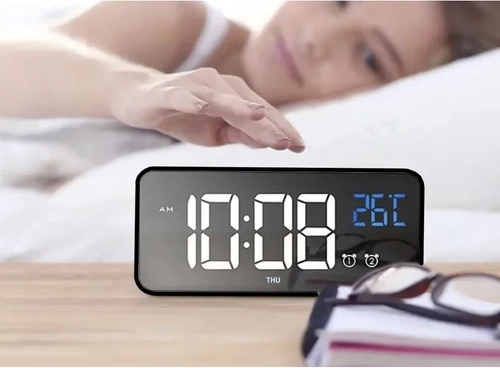 Goed leesbaar LED-display met drie helderheidsniveaus