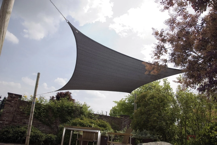 Stijlvolle schaduw voor terras en tuin