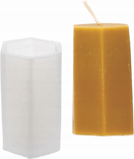 Geometrische zeshoekige kaars met scherpe randen