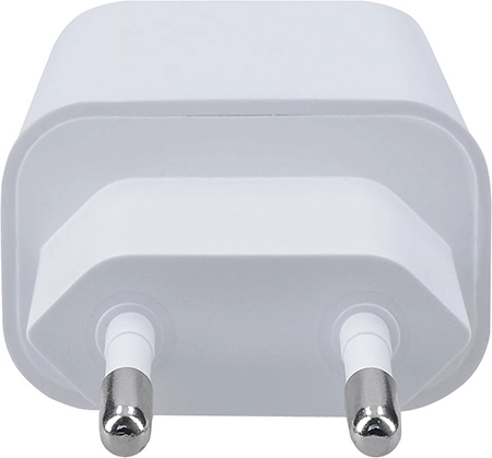Veilige en compacte adapter voor het stopcontact
