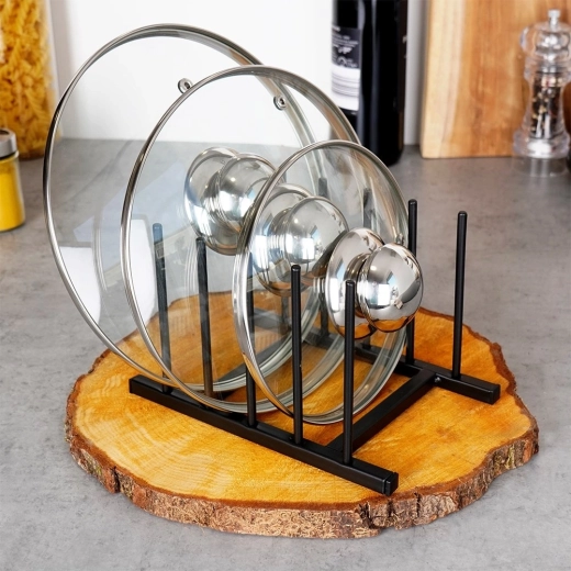 Orde en overzicht op het aanrecht en in de kast