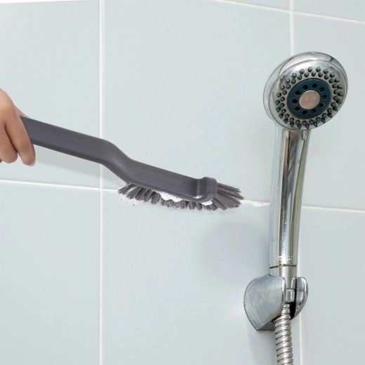 Precieze reiniging van voegen en hoeken