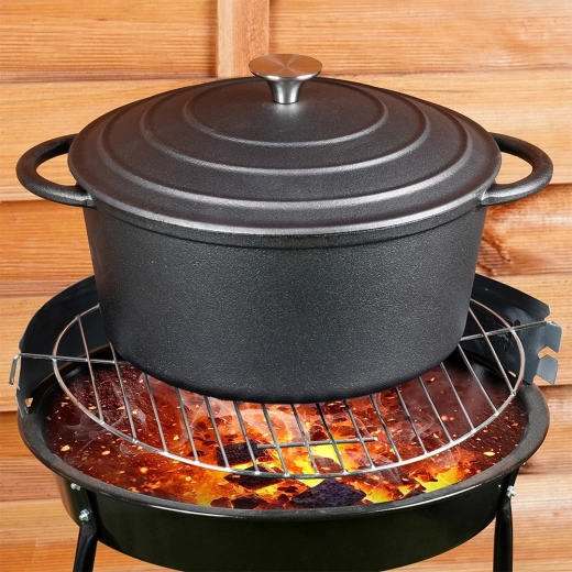 Veelzijdig gebruik op kookplaat, in de oven en boven open vuur