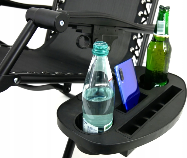 Zijtafeltje voor drankjes en telefoon