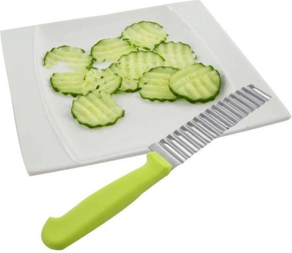 Golvende frietjes en decoratieve plakjes in een oogwenk