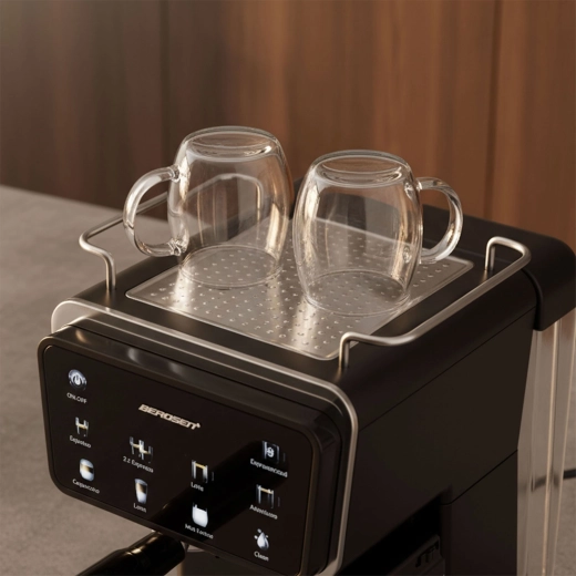 Krachtige extractie van 20 bar voor een rijke crema