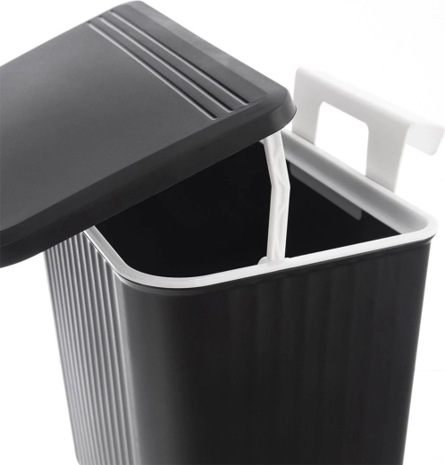 Afsluitbaar deksel tegen geurtjes