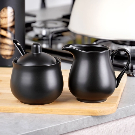 Elegante zwarte look voor elke tafel