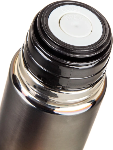 Drukknopsluiting voor comfortabel schenken