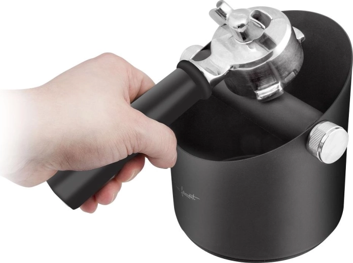 Koffiedik snel uitkloppen