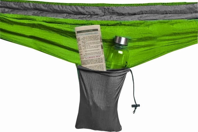 Compacte hoes en een vakje voor kleine spullen