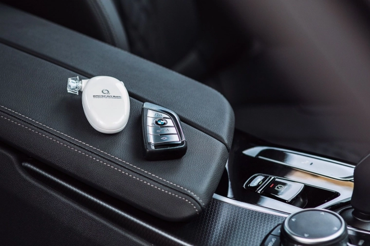 Compact design voor in de auto en in de zak