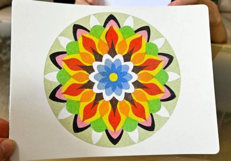 De afgewerkte mandala als mooie decoratie