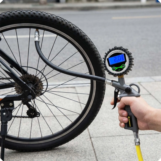 Comfortabel oppompen met 34 cm flexibele slang