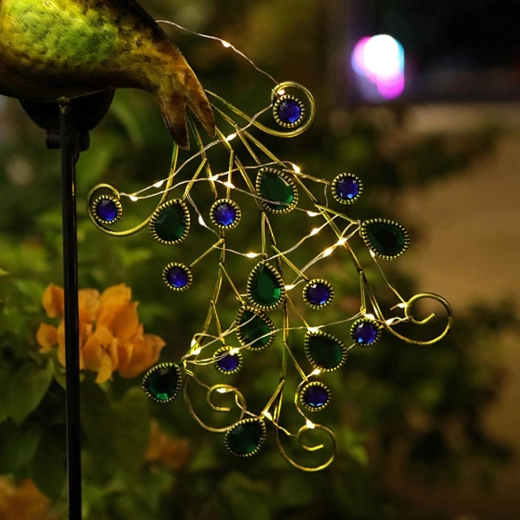 Stralende pauwenstaart met LED