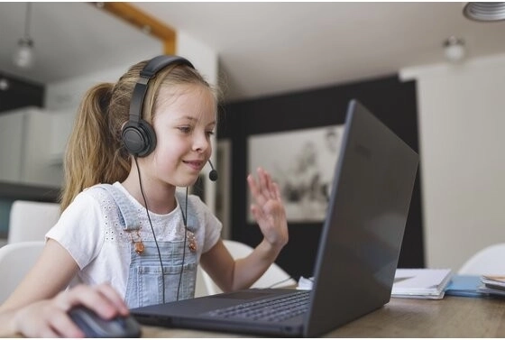 Heldere communicatie: passieve ruisreductie en draaibare microfoon