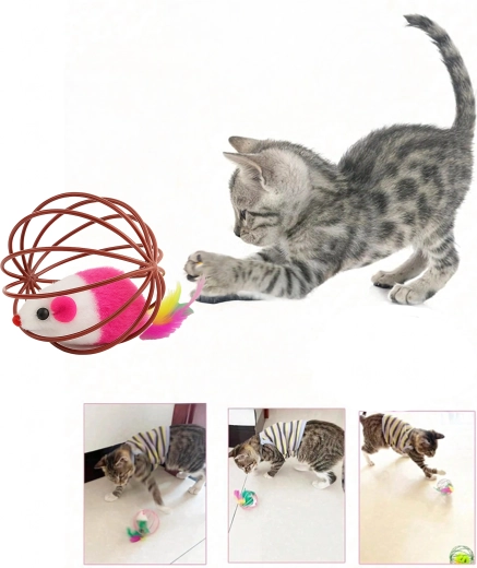 Pluchen muis met veren en rammeltje