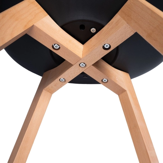 Stabiele houten poten en stevige constructie