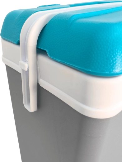 Handgreep die ook het deksel vergrendelt