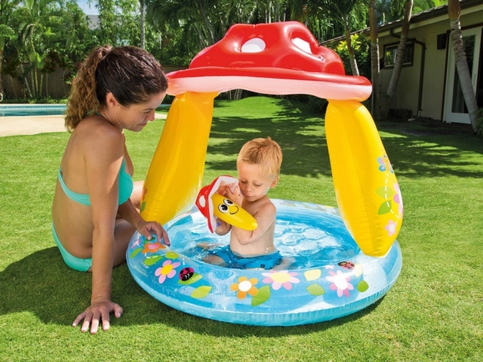 Comfortabel zwembad voor de allerkleinsten