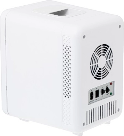 Voeding via stopcontact en auto