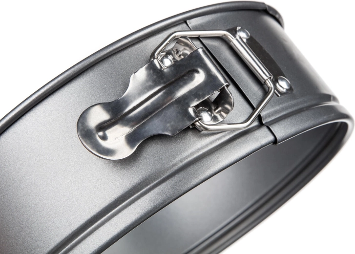 Zijdelingse opening voor eenvoudig lossen van de taart