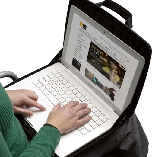 U kunt de laptop direct in de hoes gebruiken